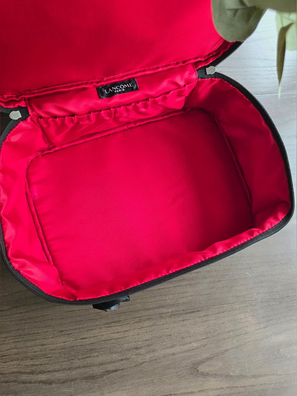 Lancôme Black Ribbon Rose Cosmetic Train Case - Picture 10 of 12